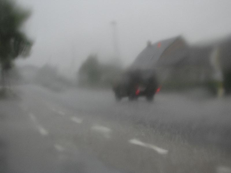 2de Oldtimerrit op 15 juli 2012 te Grimbergen (93).JPG - De regen viel er met bakken uit, we moesten wel aan de kant gaan, zoals je ziet.
